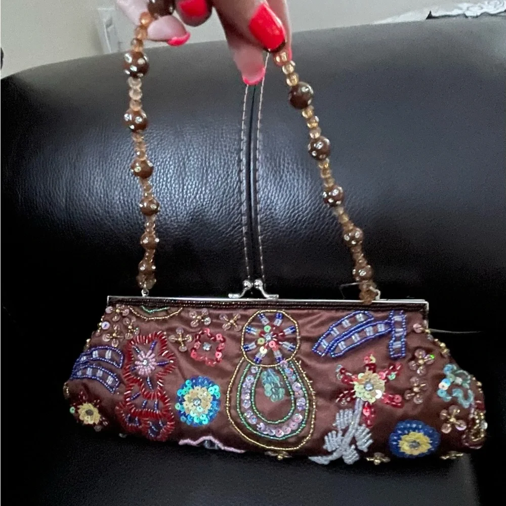 Designed with sequence bag - Picture 3 of 5